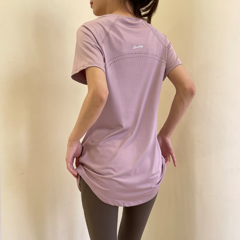 Женска спортна тениска с къс ръкав, средна дължина, покриваща ханша, дишаща и бързосъхнеща полиестерова материя (86% полиестер, 14% спандекс), за йога, упражнения и спорт