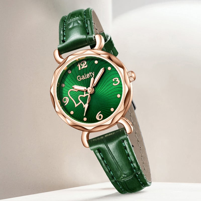 Női kvarc karóra bőrszíjjal és szív alakú számlappal — kör alakú tokkal, csavaros koronával