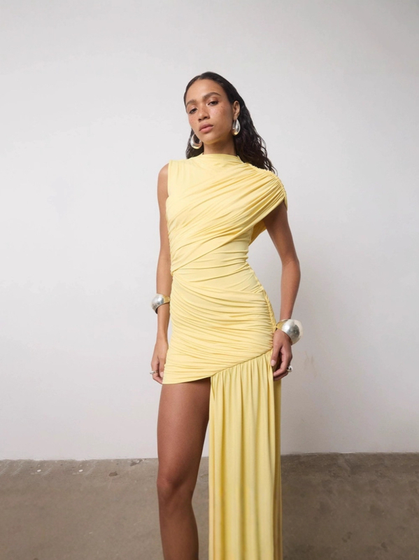 Milk Silk suknelė be rankovių, aukštas liemuo, siauras siluetas klubams, klostuotas, asimetriniai kraštai, patchwork paneliai, pull-over stilius