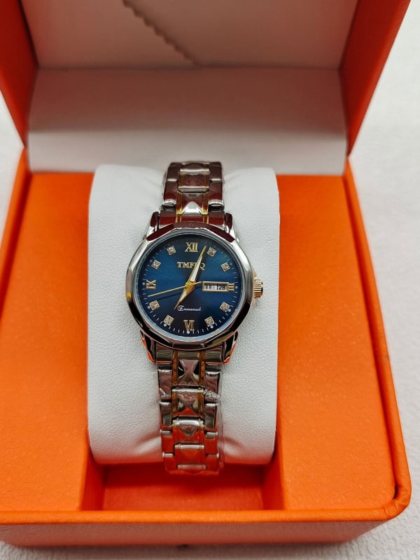 Női kvarcóra – Koreai stílus, világító számlap, naptár, 30m vízálló, rozsdamentes acél szíj