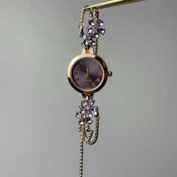 Vintage sat s prilagodljivim narukvicom – kvarc pogon, analogni prikaz, okrugli brojčanik, spiralna krunica, kućište i remen od legure