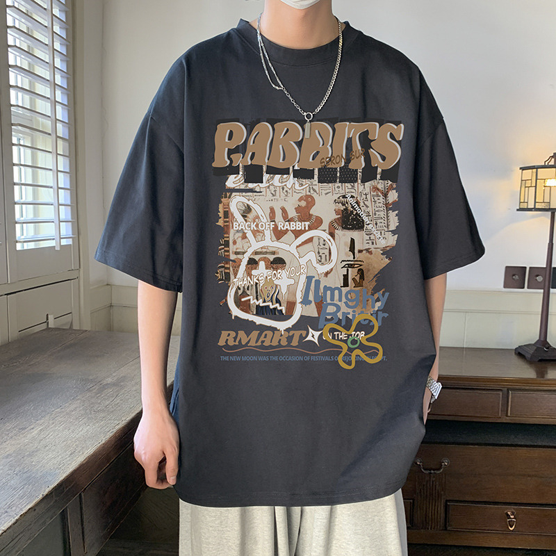 Meeste lühikeste varrukatega T-särk, 100% puuvill, Hongkongi stiil, laia lõige, karikatuurtrükk.