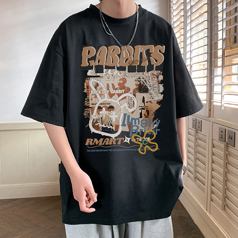 Meeste lühikeste varrukatega T-särk, 100% puuvill, Hongkongi stiil, laia lõige, karikatuurtrükk.