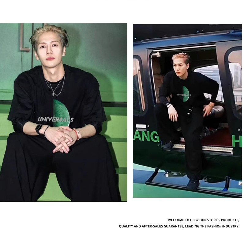 Meeste puuvillane T-särk ümmarguse kaelusega, lahtine lõige, lühikesed varrukad, soojusülekande trükis tähtede ja arvudega.