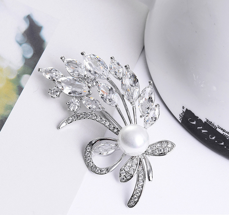 Brošnja leptir od legure s cirkonom i imitacijskim biserom, ugradnja, elegantan dizajn, proljeće 2025 izdanje