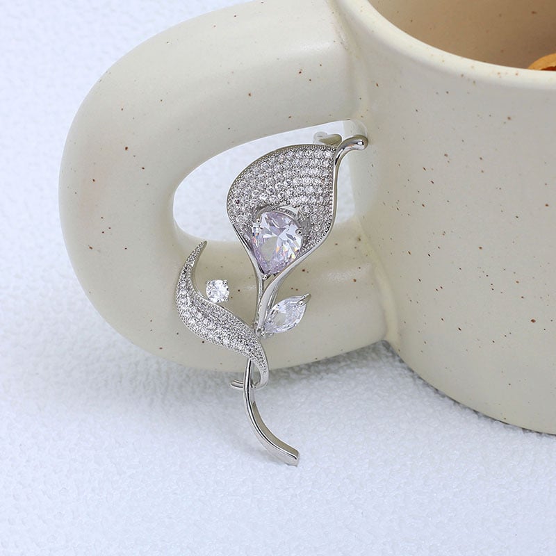 Brošnja leptir od legure s cirkonom i imitacijskim biserom, ugradnja, elegantan dizajn, proljeće 2025 izdanje