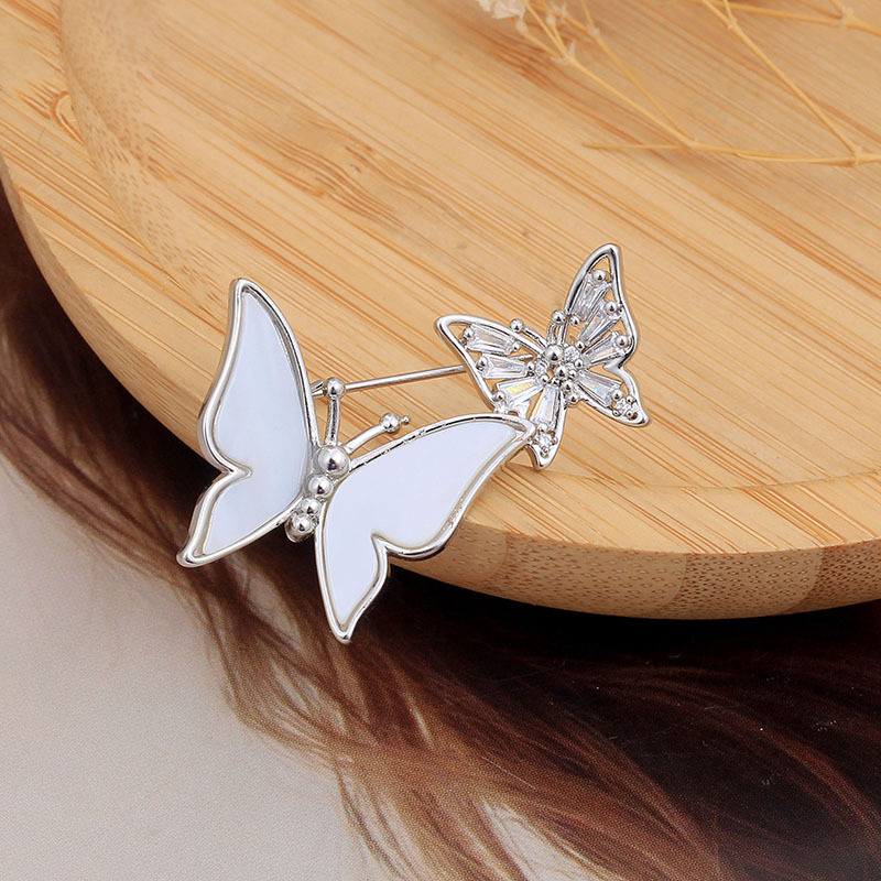 Brošnja leptir od legure s cirkonom i imitacijskim biserom, ugradnja, elegantan dizajn, proljeće 2025 izdanje