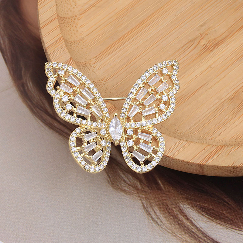 Brošnja leptir od legure s cirkonom i imitacijskim biserom, ugradnja, elegantan dizajn, proljeće 2025 izdanje
