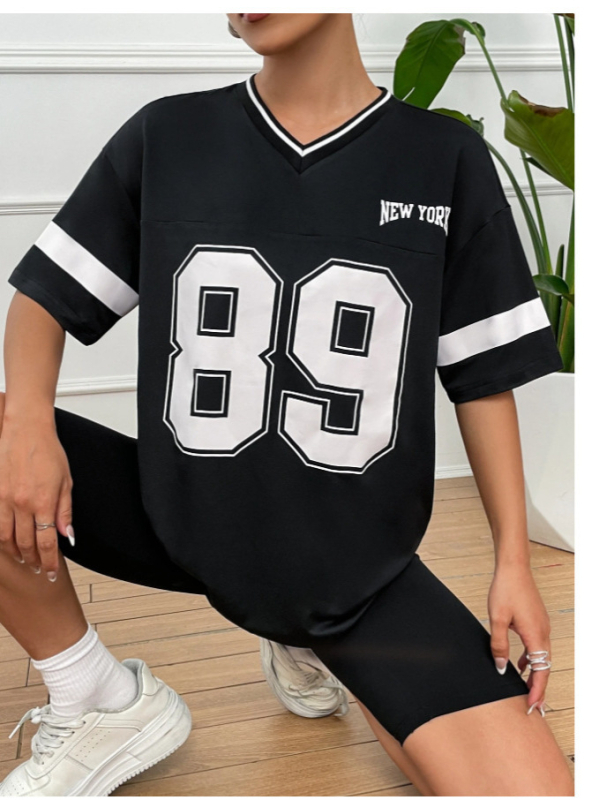 Μπλούζα T-shirt με χαλαρή γραμμή, V-λαιμό, εκτύπωση με γράμματα, πολυεστέρας