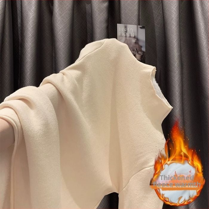 Sievietes kapucētais džemperis no Mink Velvet – ārkārtīgi biezs, garas piedurknes, vienkrāsains adījums