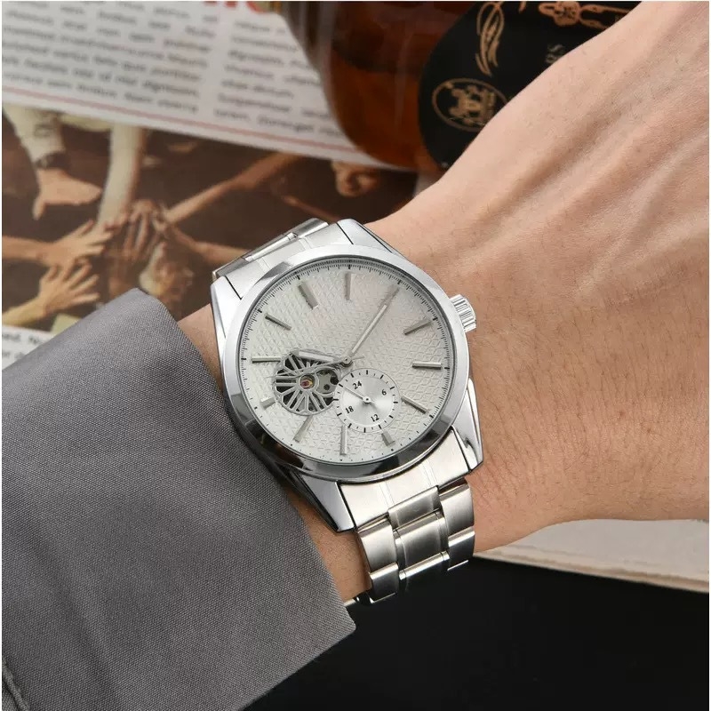 Muški mehanički sat s kaišem od nehrđajućeg čelika, mineralno staklo, prozirni stražnji poklopac, vodootpornost 10 m