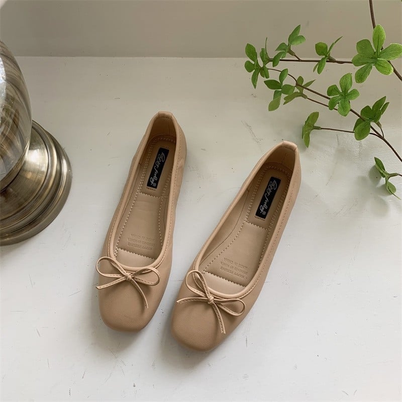 Ženske slip-on loaferice – okrugli vrh, niski gornji dio, ravna potplat; gornji materijal: super vlakno; ulošak: mikrovlakna; potplat: guma