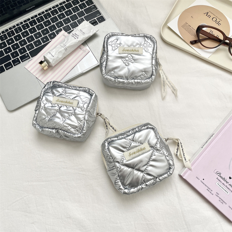 Sanitāro higiēnas spilventiņu uzglabāšanas soma – PU āda, ceļojumam draudzīga, moderns vienkāršs stils (Zīmols: Bu yi; Materiāls: PU; Funkcija: Uzglabāšana; Pieteikums: Sanitārie spilventiņi; Stils: Modernā vienkāršība)