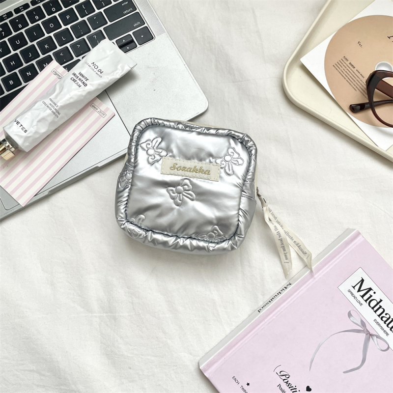 Sanitāro higiēnas spilventiņu uzglabāšanas soma – PU āda, ceļojumam draudzīga, moderns vienkāršs stils (Zīmols: Bu yi; Materiāls: PU; Funkcija: Uzglabāšana; Pieteikums: Sanitārie spilventiņi; Stils: Modernā vienkāršība)