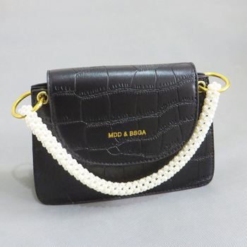 Remen za torbu — pleteni lanac s perlama, ABS imitacije perli; model: kvadratni stupper perlni držač; kategorija: remen/rameni remen; proljeće 2024