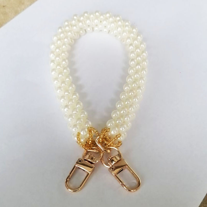 Remen za torbu — pleteni lanac s perlama, ABS imitacije perli; model: kvadratni stupper perlni držač; kategorija: remen/rameni remen; proljeće 2024