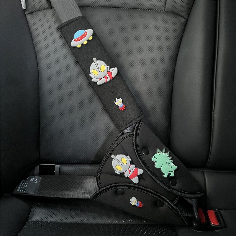 Laste auto turvavöö õla padja – reguleeritav kinnitus, vöö laiendus ja kaitseplaat, materjal jääsatiin