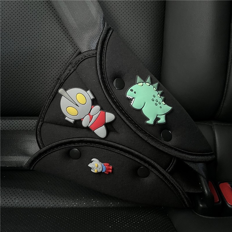 Laste auto turvavöö õla padja – reguleeritav kinnitus, vöö laiendus ja kaitseplaat, materjal jääsatiin