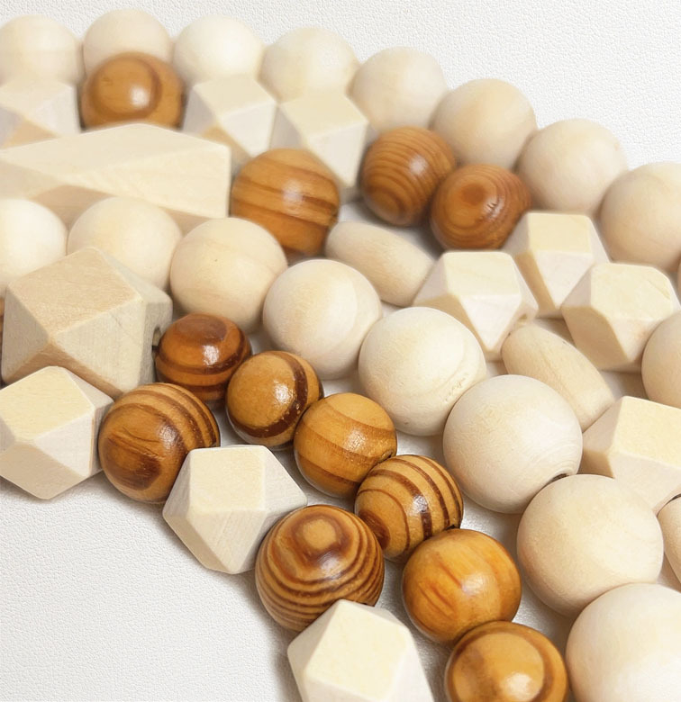 Ručni kaiš za torbu od drvenih perli – prozračan, iznimno lagan, rameni/crossbody stil, proljeće 2025