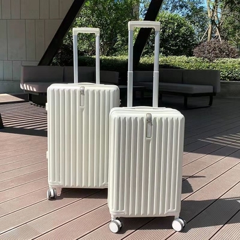 Ceļojumu koferis - alumīnija sakausējums, sānu atvērums, priekšējais atvērums, universālie riteņi