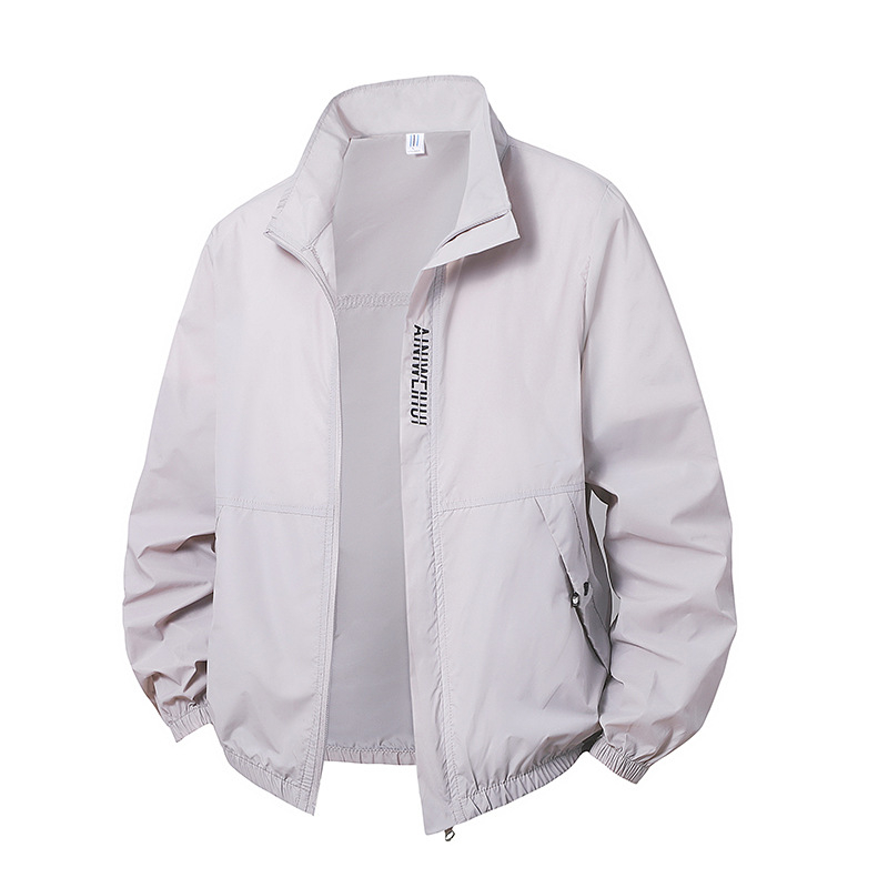 Vīriešu vasaras kapucēta jaka no vieglas auduma ar UPF50+ UV aizsardzību, kabatas ar rāvējslēdzējiem, spilgts raksts