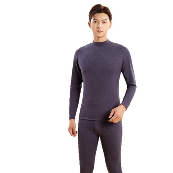 Vīriešu termiskā apakšveļas komplekts ar vidēja augstuma kaklu, fleeces pamatā no poliestera ziemas pamatslānim (Poliester 92,3% / Spandex 7,7% odere; vienslāņu; vidēja siltuma; auduma 181–200 g/m²)