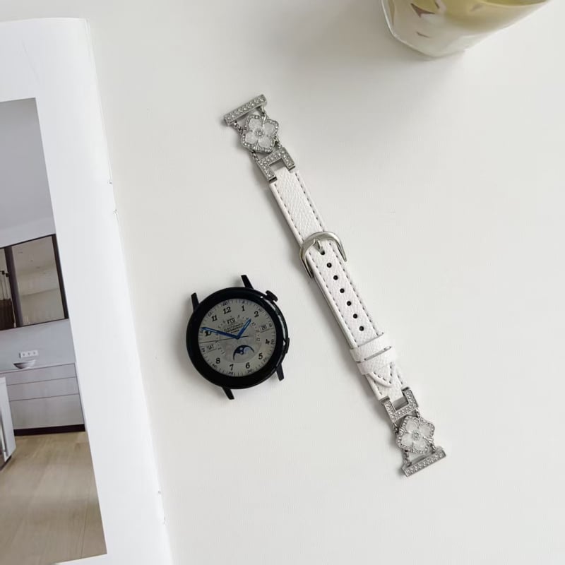 Feidi nahast rihm Apple Watch S10 jaoks teemantide akcentide ja nelja lehe motiiviga (Materjal: naturaalse nahk; Stiil: mood; Bränd: Feidi; Ühilduvus: Apple Watch S10)