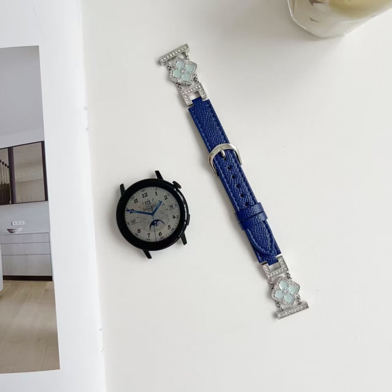 Feidi nahast rihm Apple Watch S10 jaoks teemantide akcentide ja nelja lehe motiiviga (Materjal: naturaalse nahk; Stiil: mood; Bränd: Feidi; Ühilduvus: Apple Watch S10)