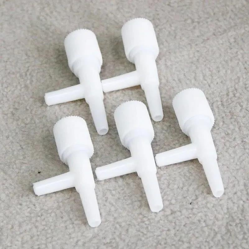 Свързвач за капково напояване – универсален регулируем накрайник, бърза връзка, тройна връзка