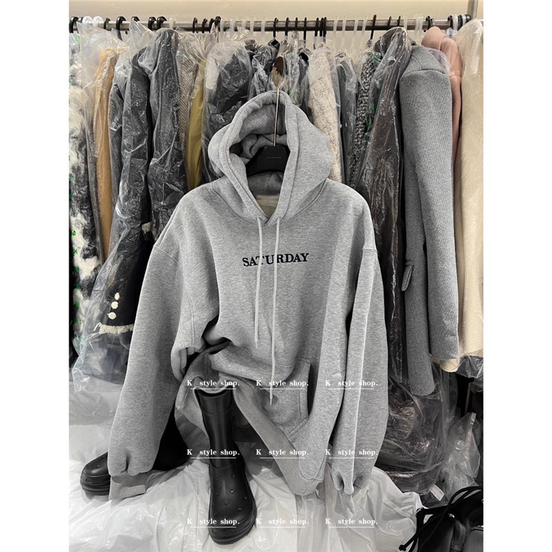 Hooded sweatshirt od pamuk-poliester tkanine, s izvezom slova, širokog kroja, ultra kratka duljina, za žene