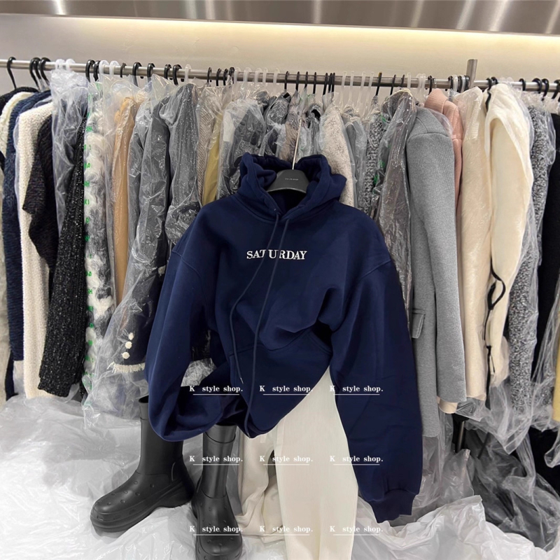 Hooded sweatshirt od pamuk-poliester tkanine, s izvezom slova, širokog kroja, ultra kratka duljina, za žene