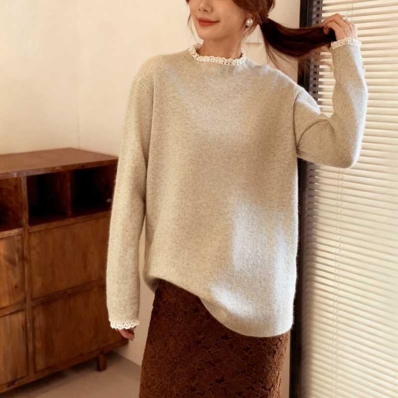 Brīvs adīts tops ar kapuci un mežģīnēm no viskozes, patchwork detaļa, rudens 2025, garās piedurknes