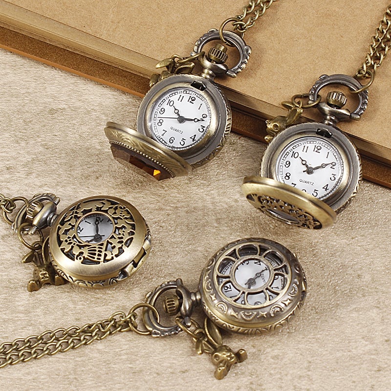 Džepni sat na ogrlicu, starinski svjetski čas, kvarcni mehanizam, kućište od titanij‑legure, kružni brojčanik, spiralna krunica