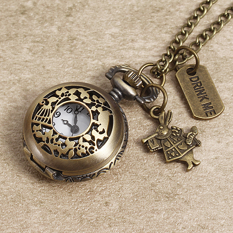 Džepni sat na ogrlicu, starinski svjetski čas, kvarcni mehanizam, kućište od titanij‑legure, kružni brojčanik, spiralna krunica