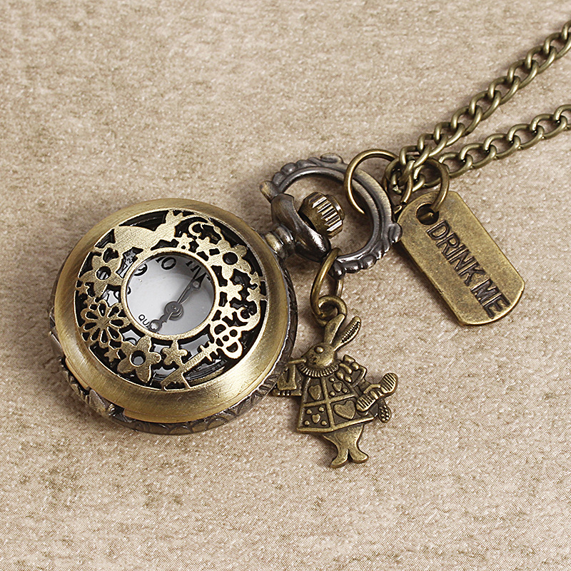 Džepni sat na ogrlicu, starinski svjetski čas, kvarcni mehanizam, kućište od titanij‑legure, kružni brojčanik, spiralna krunica