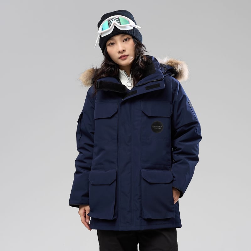 Ekstremāla salna down jaka ar vidējo garumu, poliestera audums, pildījums baltais zossu pūks 85-90%, brīva piegrieziena, kažokādas apkakle, noņemama kapuce, ziemas modelis 2025