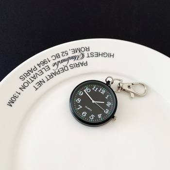 Kvarcni džepni sat, analogni prikaz, spiralna krunica, plastično kućište, unisex, prenosiv