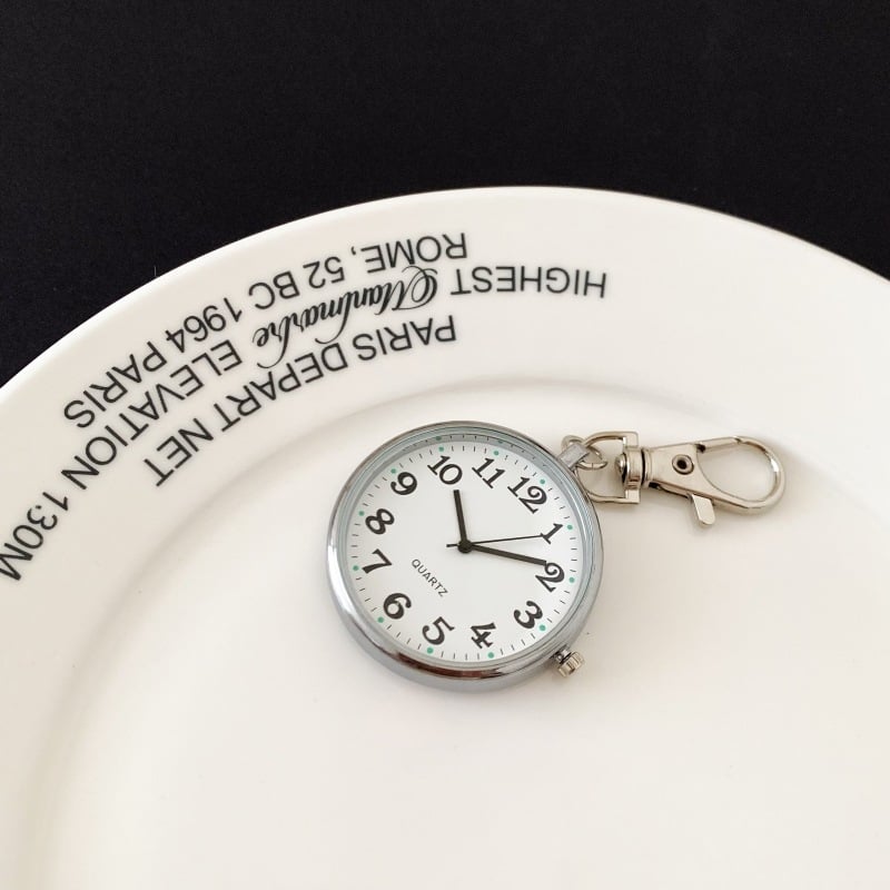 Kvarcni džepni sat, analogni prikaz, spiralna krunica, plastično kućište, unisex, prenosiv