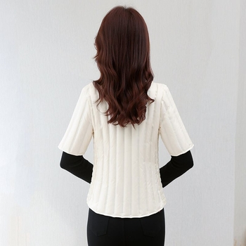 Šaura pieguļošā pūka vestē ar stāvošu apkakli, pildījums no pīļu pūka, ultra īss garums ≤40 cm, pildījums virs 450 g