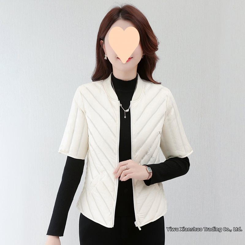 Šaura pieguļošā pūka vestē ar stāvošu apkakli, pildījums no pīļu pūka, ultra īss garums ≤40 cm, pildījums virs 450 g