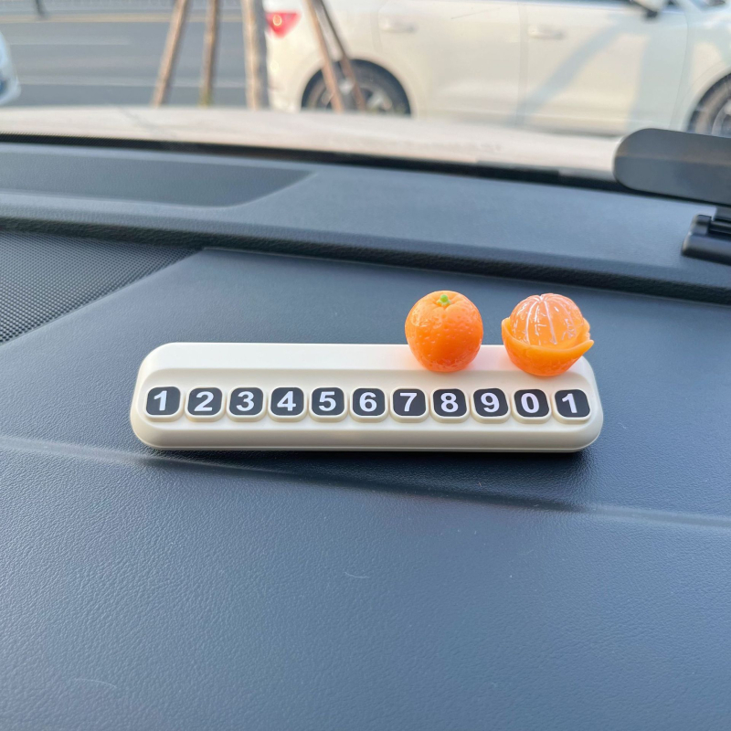 Auto dekoratīvs aksesuārs: pagaidu stāvvietas numura plāksīte ar Lychee motīvu, sveķi, modelis 01