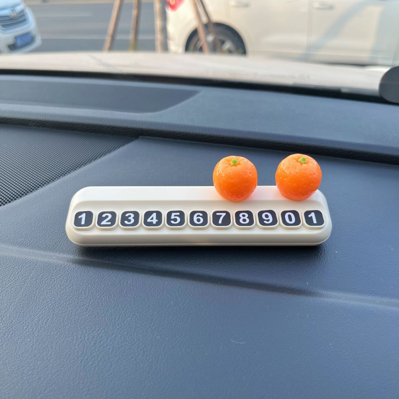 Auto dekoratīvs aksesuārs: pagaidu stāvvietas numura plāksīte ar Lychee motīvu, sveķi, modelis 01