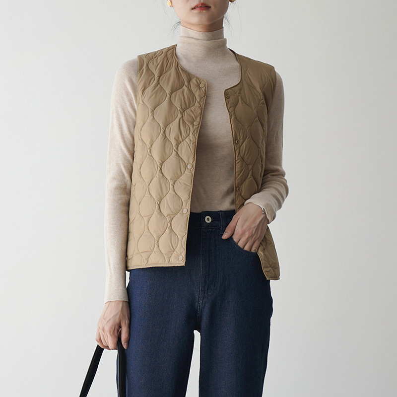 Пухена жилетка за жени, бял гъши пух 86–90%, тесен силует, еднопредно закопчаване, без яка