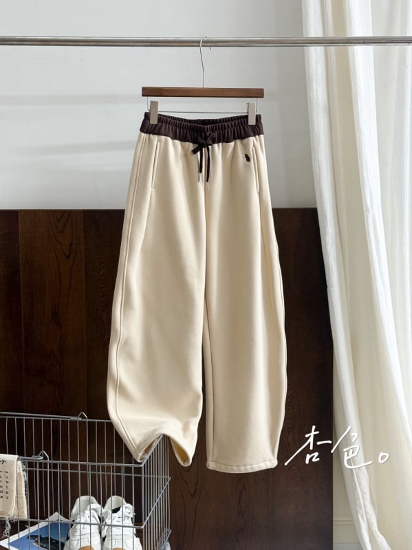 Naiste fleece-kattega puuvillast‑polüestrist sportpüksid, keskosa vöökoht, vaba sirge lõige, paksendatud talveks