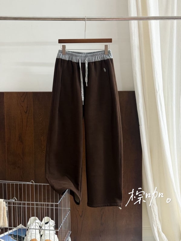 Naiste fleece-kattega puuvillast‑polüestrist sportpüksid, keskosa vöökoht, vaba sirge lõige, paksendatud talveks