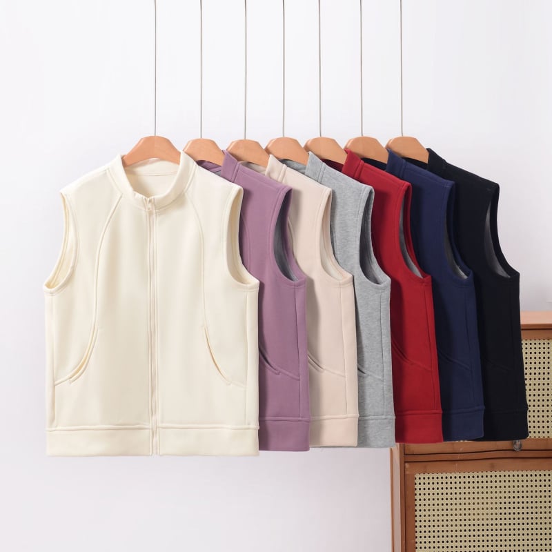 Sieviešu bez piedurknēm veste ar stāvošu apkakli, vidēja garuma, viskozes-elastāna maisījums, ziemas 2025