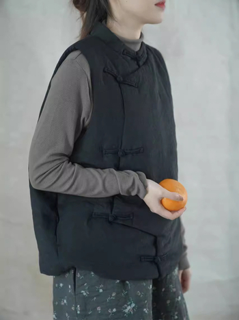 Etno stiililine vest seisva kraega, täidetud siiditaoliste kiududega, polüesterkangas, vaba lõige