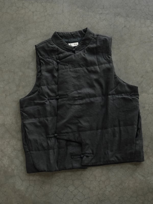 Etno stiililine vest seisva kraega, täidetud siiditaoliste kiududega, polüesterkangas, vaba lõige