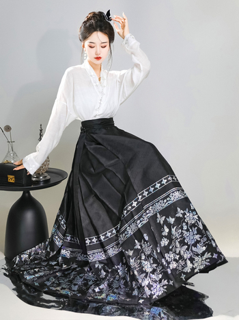 Ženski odjevni komad u kineskom stilu s dizajnom suknje s konjskim licem, nadahnut nacionalnim stilom, tkanina Spandex 90–95%, obrada crumple, ljeto 2023