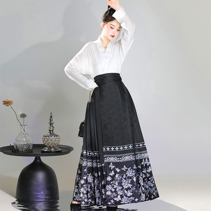 Ženski odjevni komad u kineskom stilu s dizajnom suknje s konjskim licem, nadahnut nacionalnim stilom, tkanina Spandex 90–95%, obrada crumple, ljeto 2023